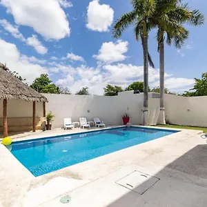 https://small-jewel-with-amazing-pool.quintano-roohotels.com